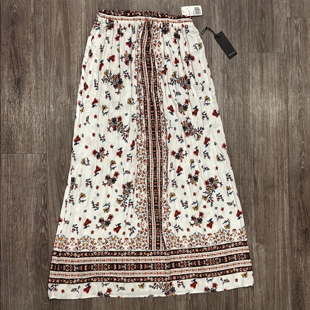 NWT Forever 21 floral skirt
